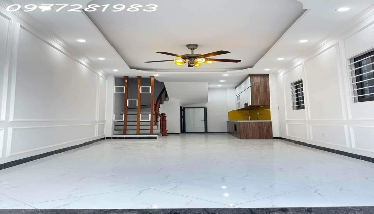Nhà mới cạnh Ga Nhổn 5 tầng 3 ngủ, gần ô tô, 4.x tỷ