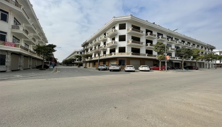 CĂN GÓC  4 TẦNG. SANG TÊN SỔ NGAY, VIEW CÔNG VIÊN. LH: 0966 343 969