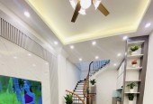 Bán nhà phố Phạm Văn Đồng - Bắc Từ Liêm, 35m2 5 tầng giá chỉ nhỉnh 6 tỷ